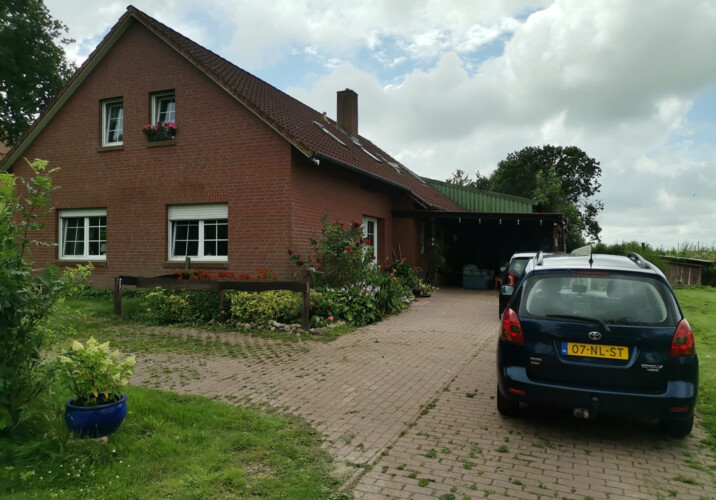 Eine neu renovierte Unterwohnu