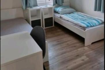 Doppelzimmer 15 qm Gartenseit