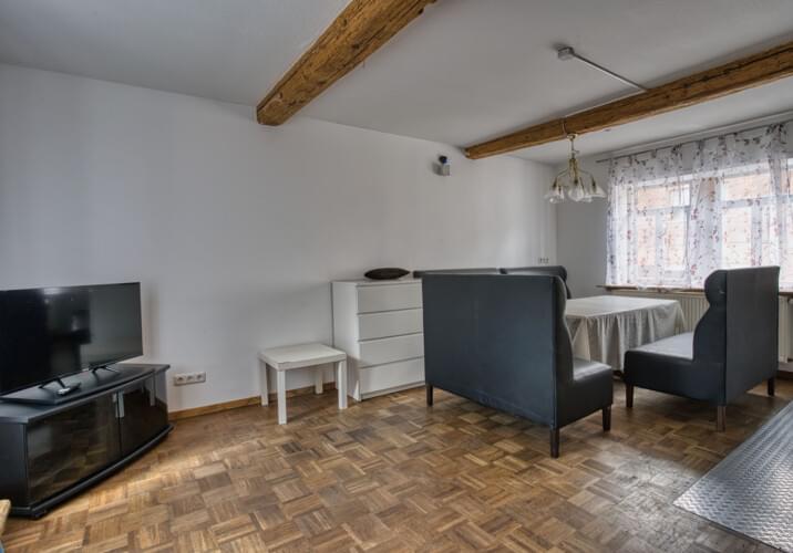 Großer Esstisch mit Dinerbänke