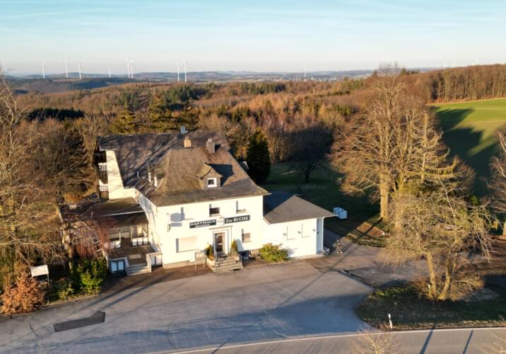 Vorderansicht des Gebäudes