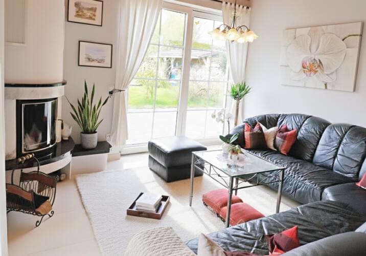 Wohnzimmer unten mit Kamin