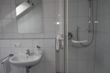 Monteurzimmer in Hohenlinden - Gästehaus Bergmoarhof