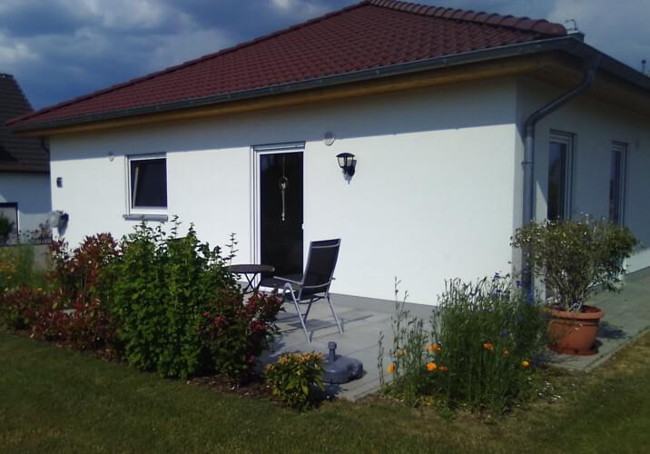 West-Ansicht mit Terrasse