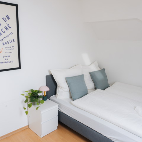 Monteurzimmer in Straubing - Große Wohnung mit Parkplatz und Balkon