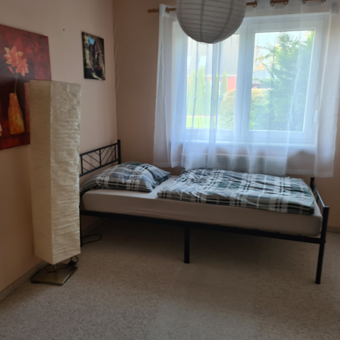 Monteurzimmer in Karsdorf - Monteurzimmer in Ferienwohnung Bühler