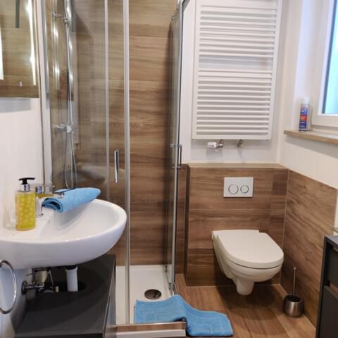 Modernes Badezimmer