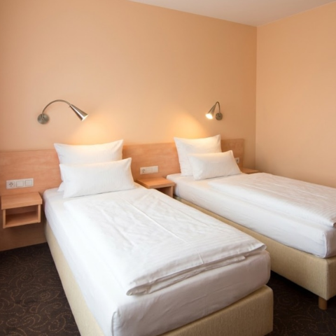 Monteurzimmer in Gensingen - KWATERA24 | Monteurwohnung | Gensingen | 1-4 Personen | WIFI & Parken | 24/7h