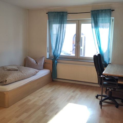 Monteurzimmer in Neumarkt - voll ausgestattete 2-Zimmer-Wohnung Stadtmitte Neumarkt/Opf. für 1 - 5 Personen 