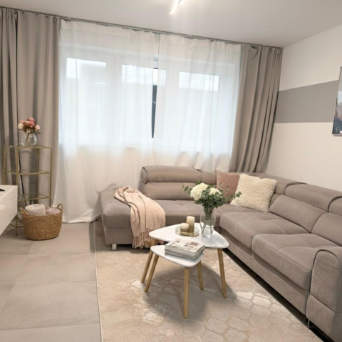 Wohnzimmer / mit Schlafmöglich