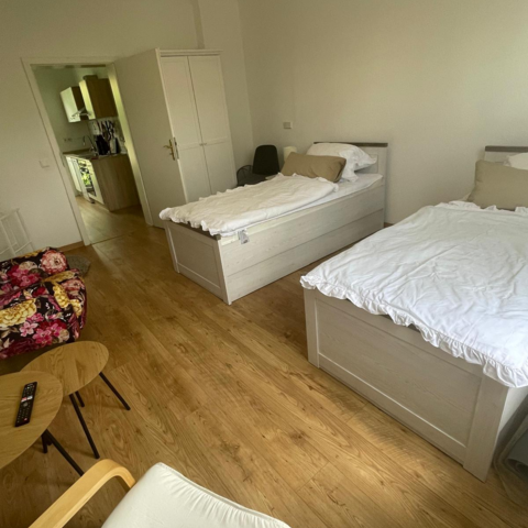 Monteurzimmer in Fürstenwalde - Monteurhaus mit 4 Einzelzimmer/ Küche / Bad/ TV/ Garten / P. in Fürstenwalde (Waschmaschine, WLAN 4 pax)