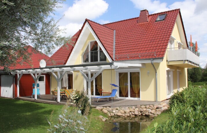 Ferienhaus mit je 2 Ferienwohn