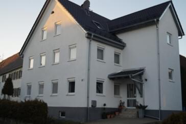 Monteurzimmer in Kötz - Ferienwohnung Gelbe Rose