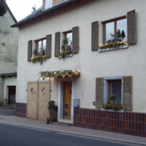 Monteurzimmer in Ahorn-Hohenstadt - Ferienhaus Treppchen