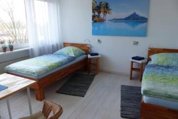 Monteurzimmer in Kiel - Blick ins Grüne - Reihenendhaus  Einzelbetten!!!