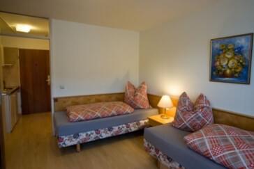 Monteurzimmer in Bad Herrenalb - Zimmer im Adrion