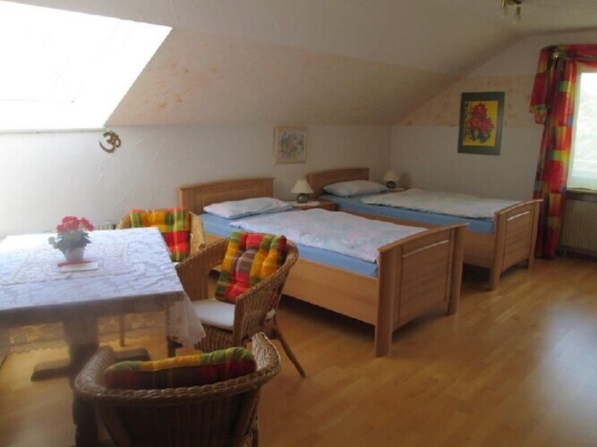 Monteurzimmer: Monteur-Privatzimmer Knebel in 73488 Ellenberg