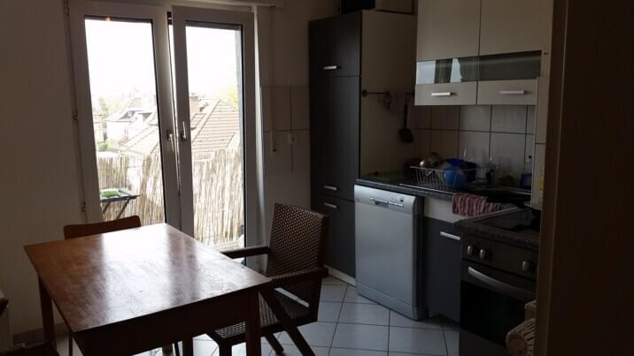 Küche mit Balkon in 2 Zi Whg