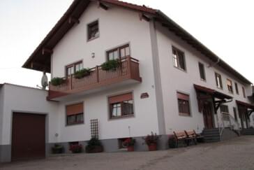 Monteurzimmer in Iggensbach - Monteurzimmer Ferienwohnung Freudenstein 