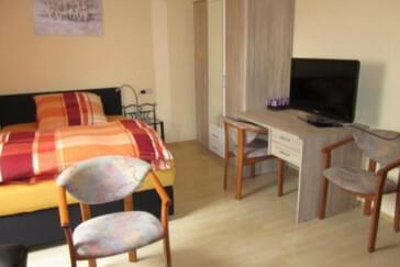 Monteurzimmer in Kreßberg-Rudolfsberg - Zum Grünen Wald - Gästezimmer u. Restaurant