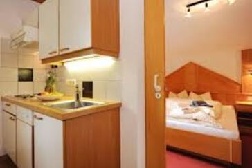 mit Küche und eigenem Bad / WC