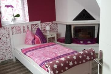 Monteurzimmer in Laugna-Osterbuch - FERIENHAUS KAPFER (EZ/DZ) - Garten der Ruhe