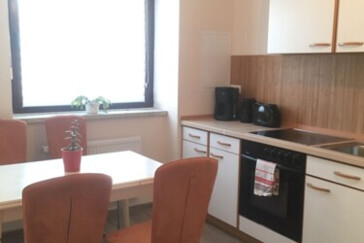 Monteurzimmer in Waake - Sonnendurchflutete Souterrainwohnung